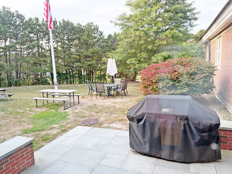 More Photos Of 15 Research Rd, East Falmouth Warehouse For Lease