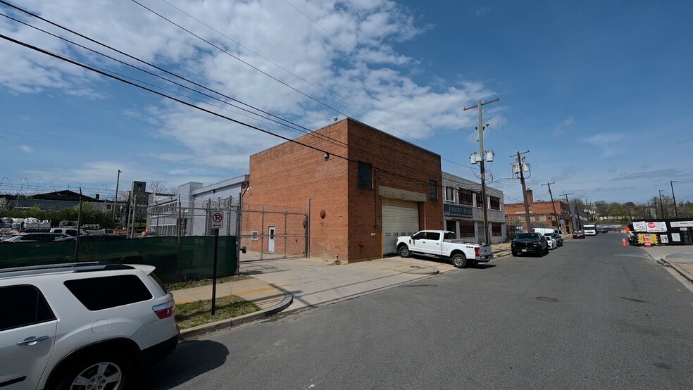 Primary Photo Of 2240 25th Pl NE, Washington Warehouse For Sale