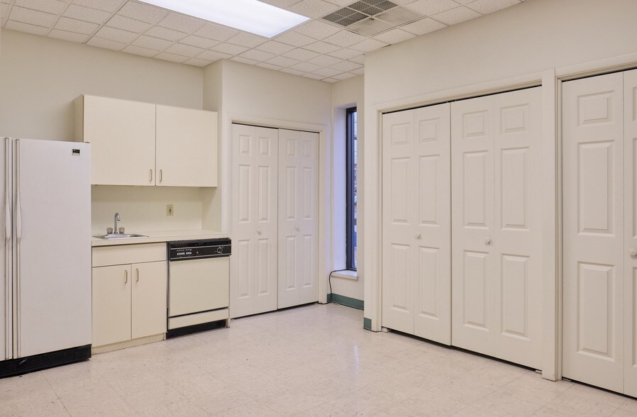 More Photos Of 1908 W Allen St, Allentown Office For Lease