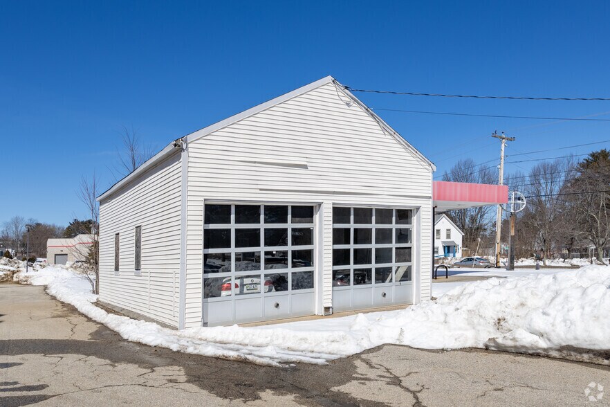 More Photos Of 1115 Main St, Sanford Service Station For Sale