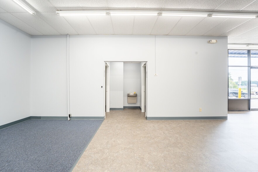 More Photos Of 155 S Grant St, Alto Freestanding For Sale