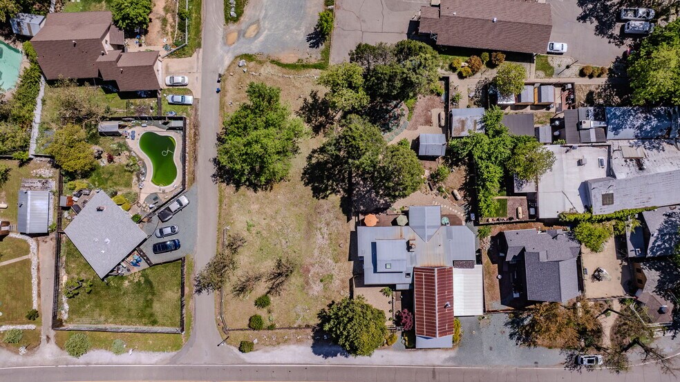 More Photos Of 21376 Consolation St, Volcano Specialty For Sale