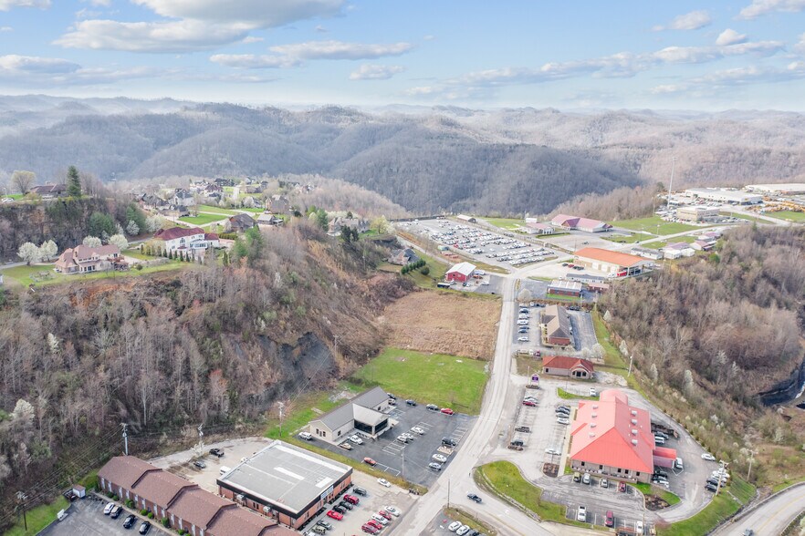 More Photos Of 182 Roy Campbell Dr, Hazard Medical For Sale