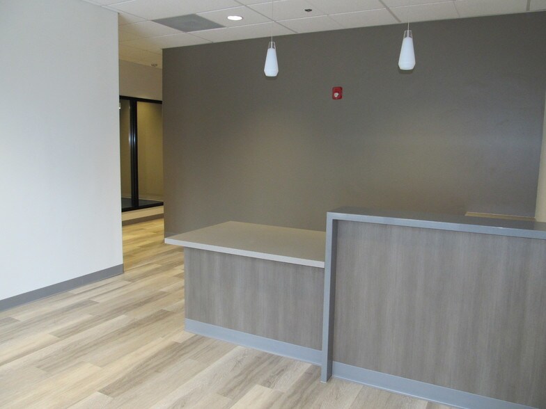 More Photos Of 420 Sierra College Dr, Grass Valley Loft Creative Space For Lease