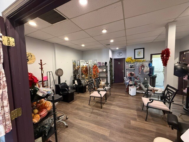 More Photos Of 55 Sound Ave, Mattituck General Retail For Lease