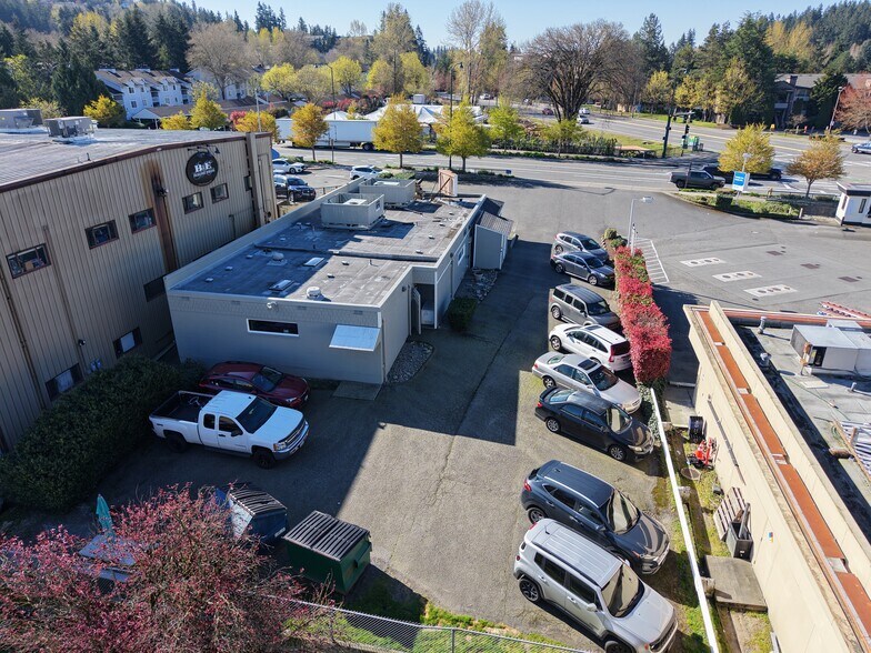 More Photos Of 13018 Newcastle Way, Newcastle Veterinarian Kennel For Sale