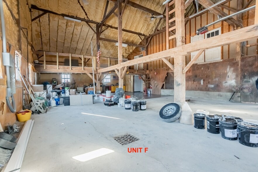 More Photos Of 8758 IN-9, Pendleton Light Manufacturing For Sale