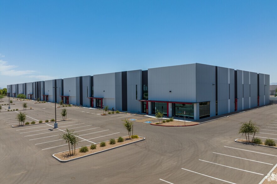 More Photos Of 7860 N 106th Ave, Glendale Warehouse For Lease