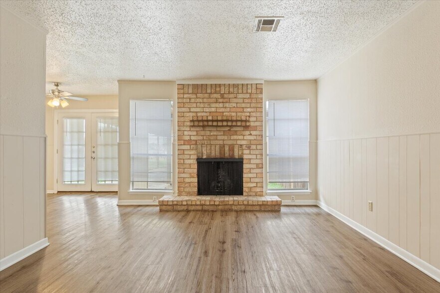 More Photos Of Gruver Circle, Hewitt Apartments For Sale