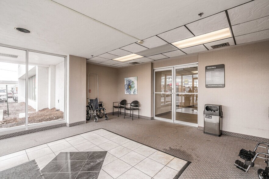 More Photos Of 3934 Dixie Hwy, Louisville Office For Lease