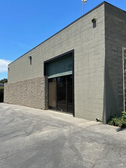 More Photos Of 4848 Colt St, Ventura Manufacturing For Sale