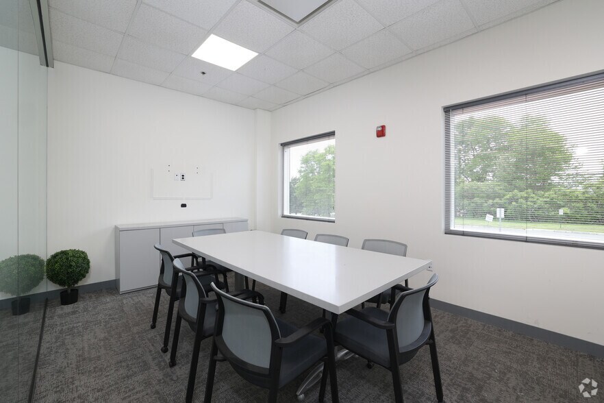 More Photos Of 300 Jubilee Dr, Peabody Manufacturing For Lease