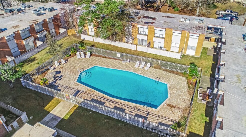 More Photos Of 2700 Mary St, Slidell Apartments For Sale