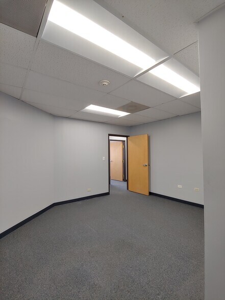 More Photos Of 393 S Harlan St, Lakewood Medical For Lease