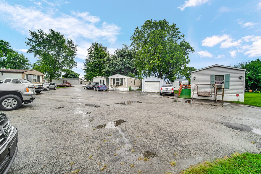 More Photos Of 10557 N State Route 50, Manteno Trailer Camper Park For Sale
