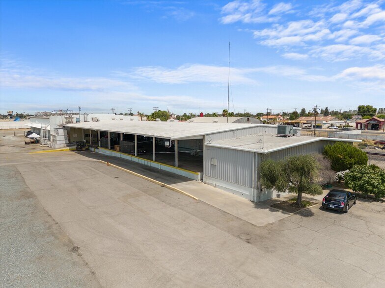 More Photos Of 1302 Glenwood St, Delano Refrigeration Cold Storage For Sale