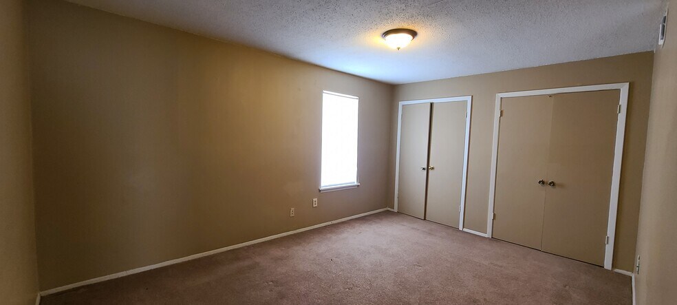 More Photos Of 1906 W Matthews Ave, Jonesboro Apartments For Sale
