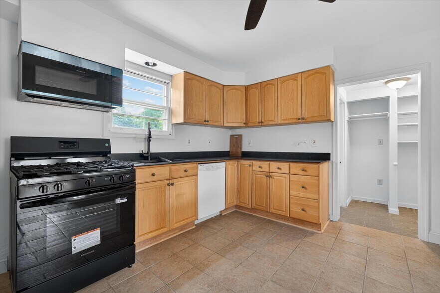 More Photos Of 48 - 50 Horseshoe Lake, Kauneonga Lake Apartments For Sale