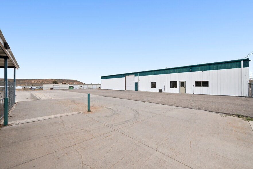 More Photos Of 80 Allegiance Cir, Evanston Industrial For Lease