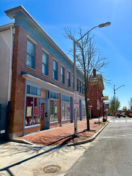 More Photos Of 1138-1140 W Hollins St, Baltimore Storefront Retail Office For Lease