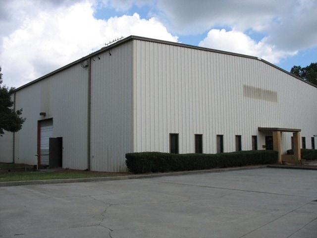 More Photos Of 4300 Business Park Ct, Lilburn Distribution For Lease