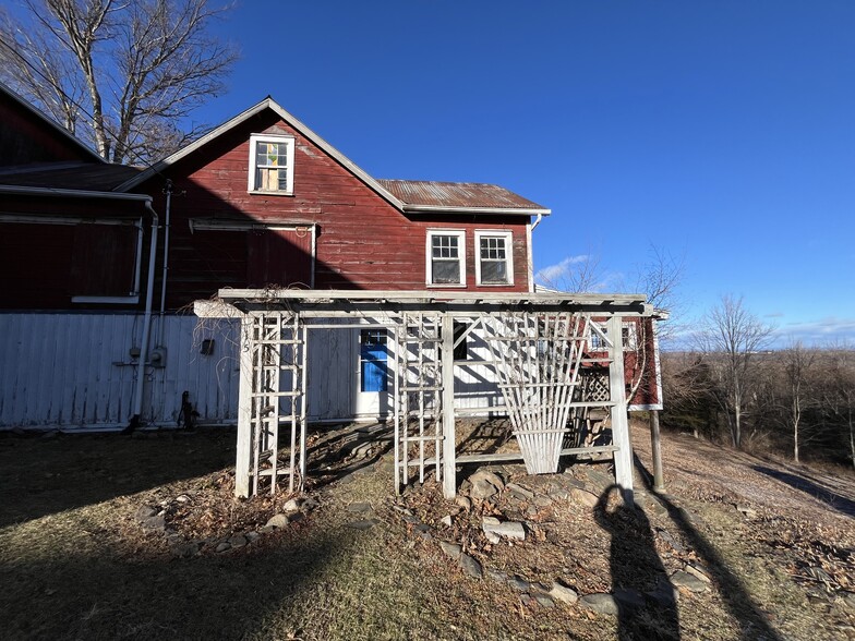 More Photos Of 156 Mount Zion Rd, Marlboro Flex For Sale