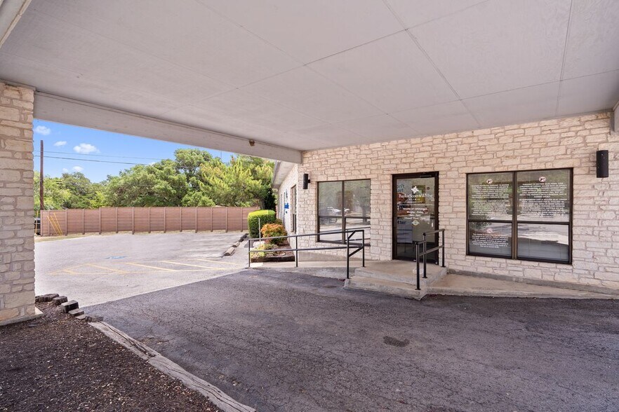 More Photos Of 208 Haley Rd, Johnson City Medical For Sale