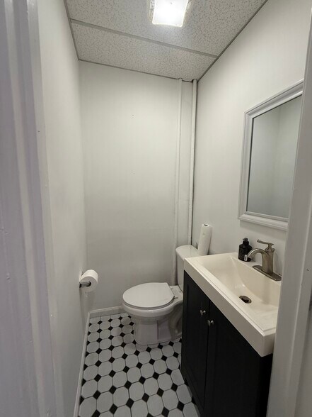 More Photos Of 526 Main St, Stroudsburg Storefront Retail Residential For Lease