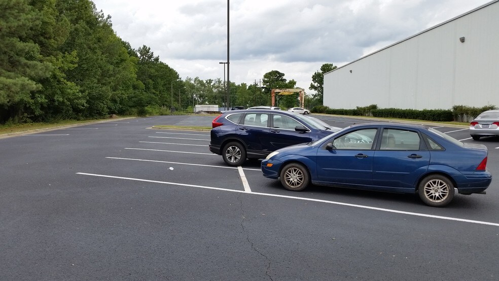 More Photos Of 8325 US 70 Bus Hwy W, Clayton Flex For Lease