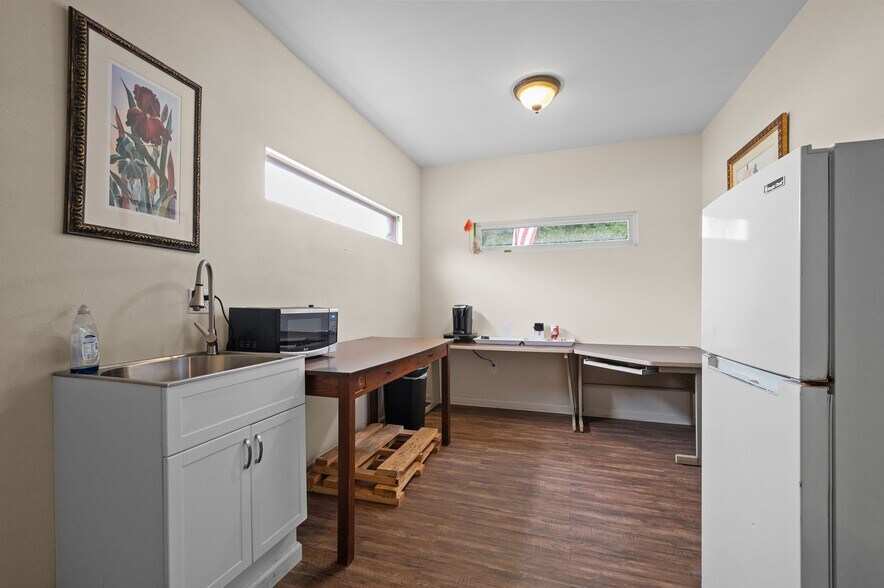 More Photos Of 7555 Half Mile Rd, Irvington Service For Sale