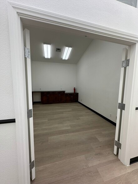 More Photos Of 8230 W Charleston Blvd, Las Vegas Medical For Sale