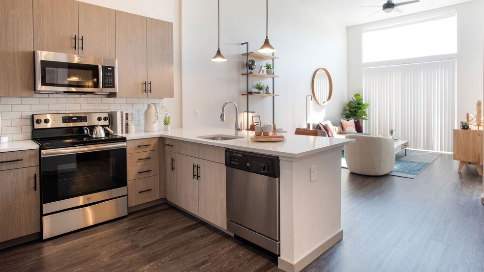 More Photos Of 2337 S Blackhawk St, Aurora Apartments For Lease