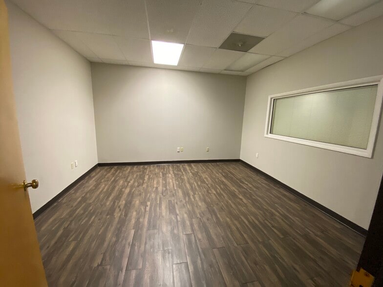 More Photos Of 3800 S Holden Rd, Greensboro Office For Sale