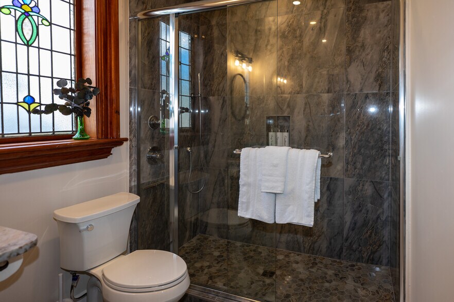 More Photos Of 33 Old Mission Ave, Saint Augustine Specialty For Sale