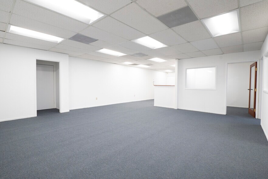 More Photos Of 5435 Cahuenga Blvd, North Hollywood Office For Sale