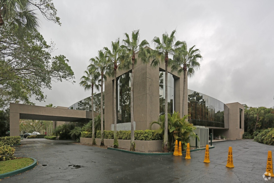 More Photos Of 5801 Congress Ave, Boca Raton Flex For Sale