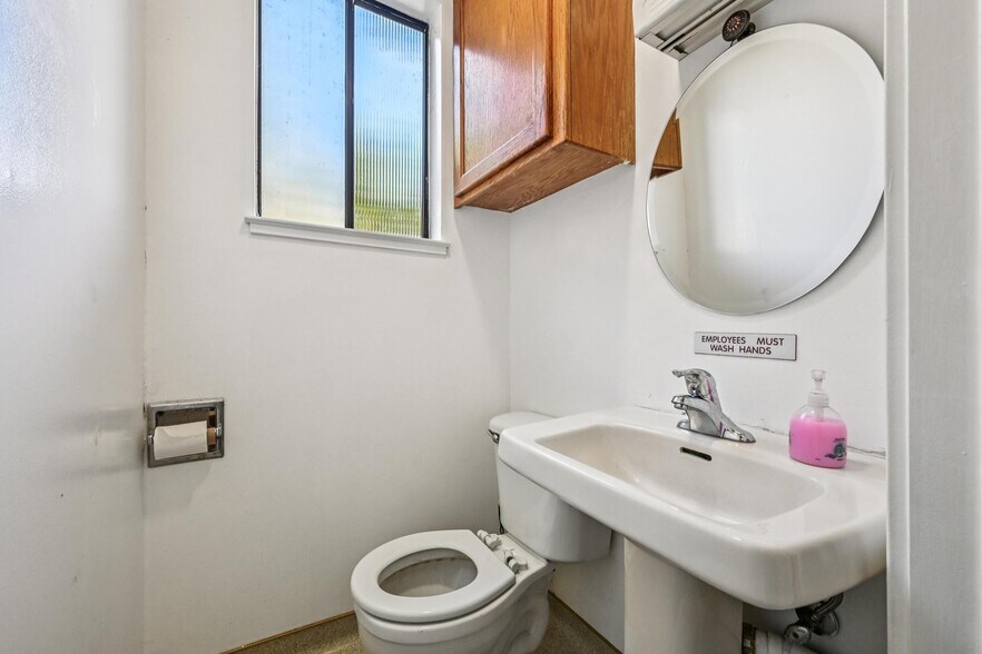 More Photos Of 17132 Highway 116, Guerneville General Retail For Sale