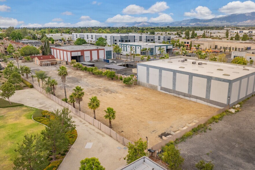 More Photos Of 2023 S Bon View Ave, Ontario Industrial For Sale