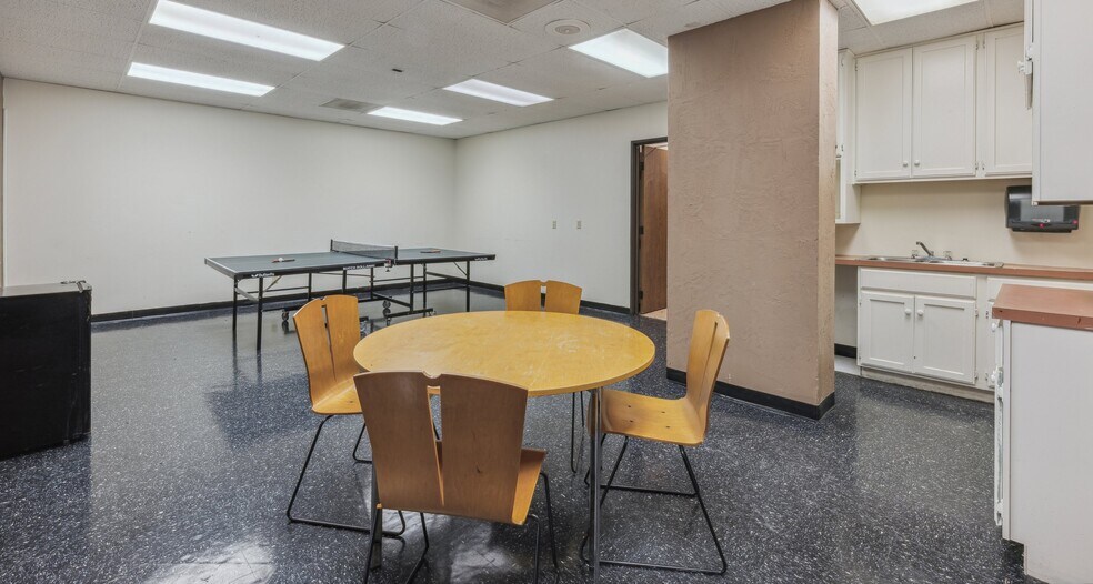 More Photos Of 1001 S Sherman St, Richardson Coworking Space