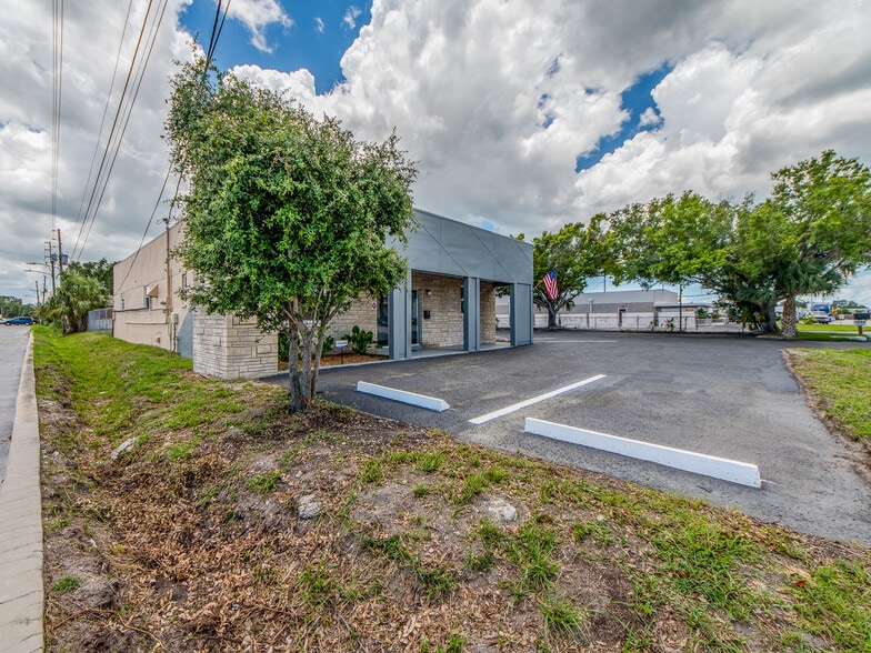 More Photos Of 2051 Range Rd, Clearwater Distribution For Sale