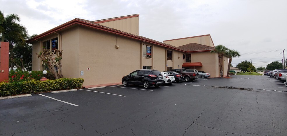 More Photos Of 923 Del Prado Blvd S, Cape Coral Medical For Sale