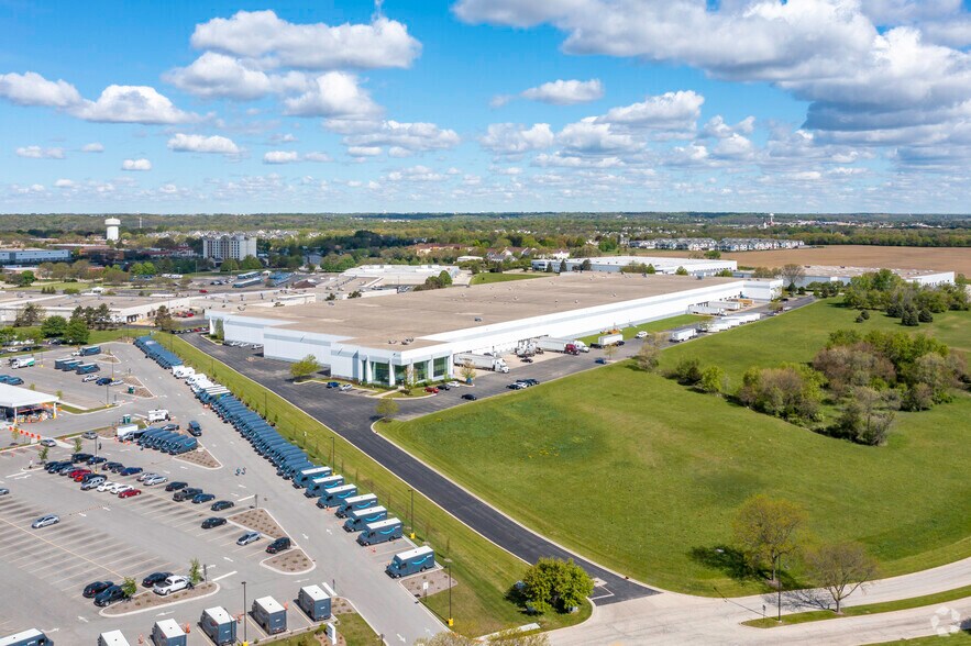 More Photos Of 305-325 Corporate Dr, Elgin Warehouse For Lease
