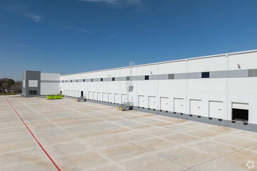 More Photos Of 2830 E Pasadena Blvd, Deer Park Industrial For Sale