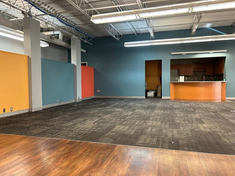 More Photos Of 423 N Main St, Royal Oak Office For Lease
