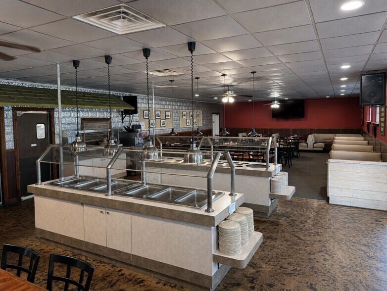 More Photos Of 701 N Crossroads, Leonard Restaurant For Sale