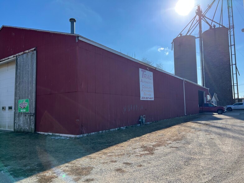 Primary Photo Of 410 E Chatham St, Metamora Industrial For Sale
