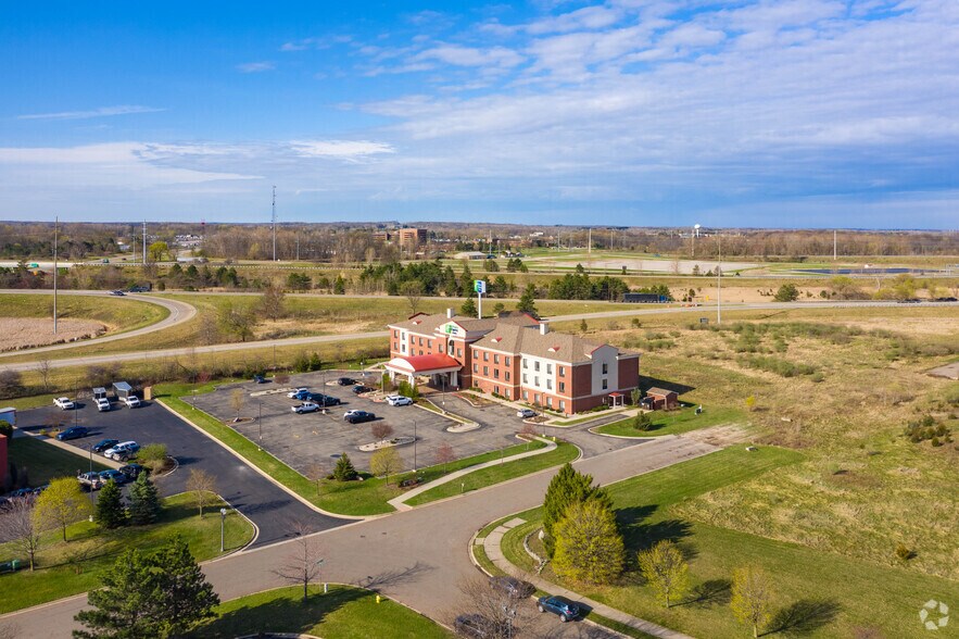 More Photos Of 9490 Woodlane Dr, Dimondale Hotel For Sale