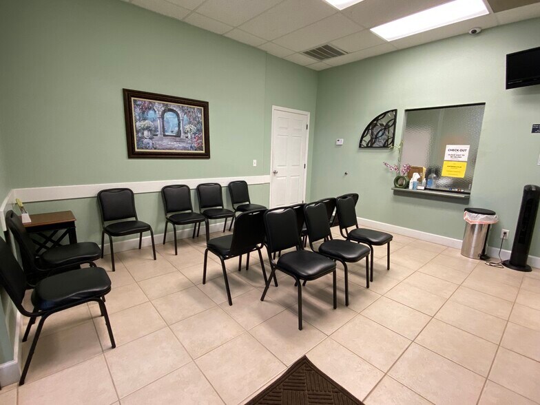 More Photos Of 17051 US Highway 441 S, Summerfield Office For Lease