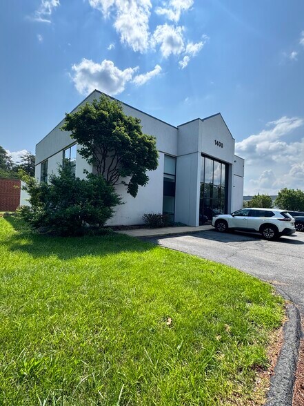 Primary Photo Of 1400 Shepard Dr, Sterling Office For Lease