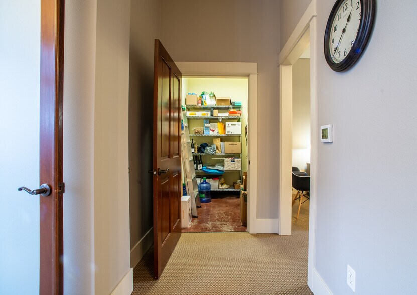 More Photos Of 180 Lithia Way, Ashland Office Residential For Sale